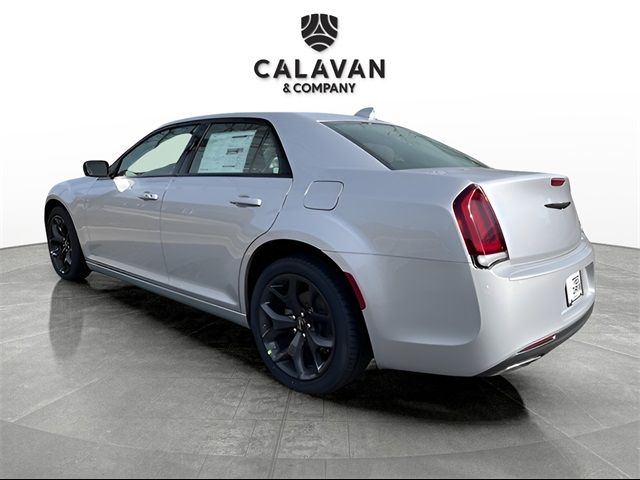 2023 Chrysler 300 Touring