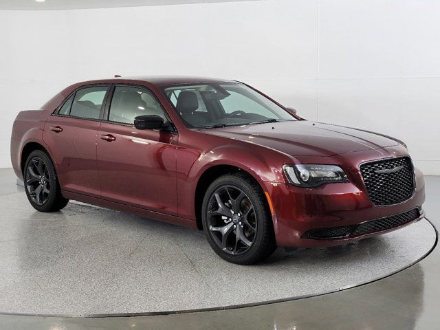 2023 Chrysler 300 Touring