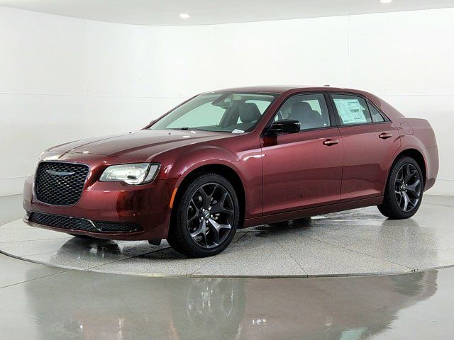 2023 Chrysler 300 Touring