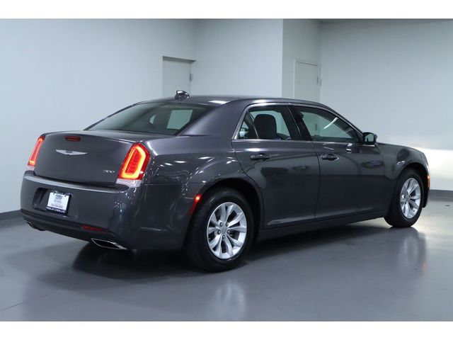 2023 Chrysler 300 Touring