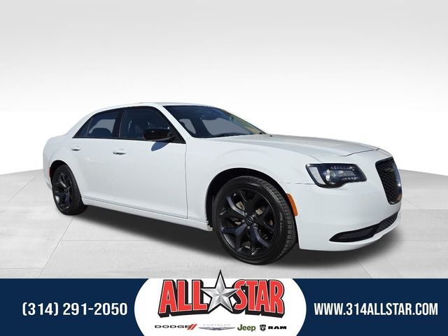 2023 Chrysler 300 Touring