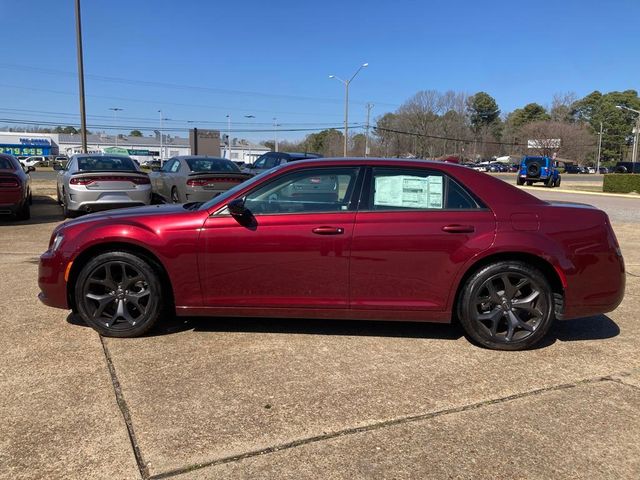 2023 Chrysler 300 Touring