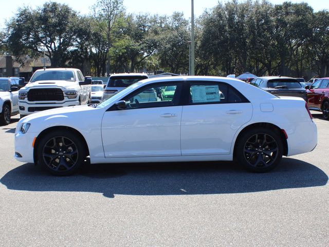 2023 Chrysler 300 Touring