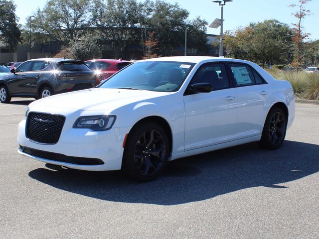 2023 Chrysler 300 Touring