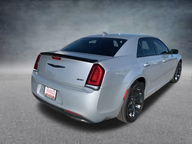 2023 Chrysler 300 Touring