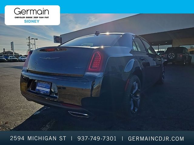 2023 Chrysler 300 Touring