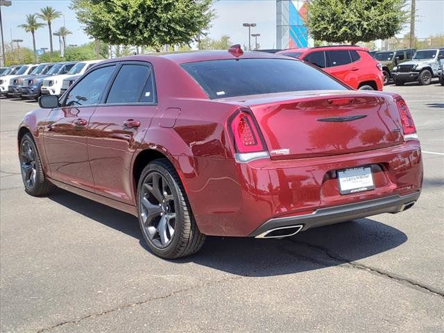 2023 Chrysler 300 Touring