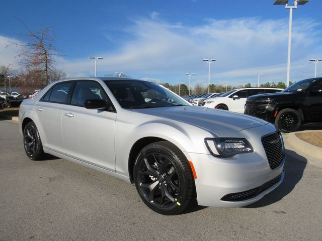 2023 Chrysler 300 Touring