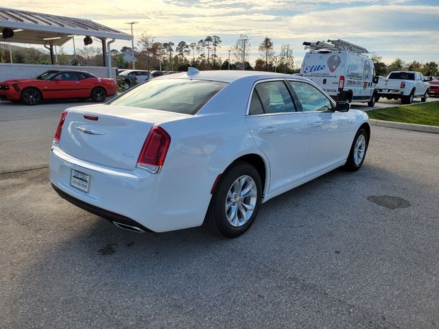 2023 Chrysler 300 Touring