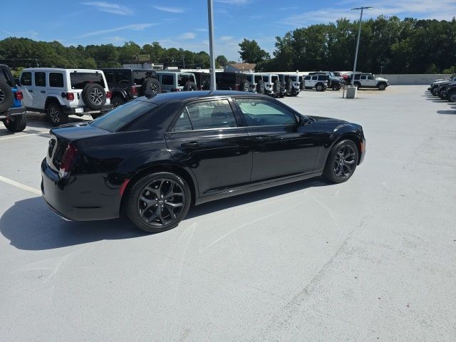 2023 Chrysler 300 Touring