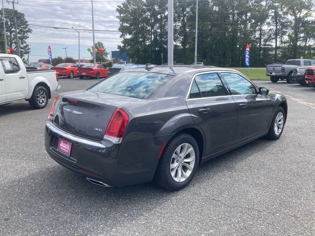 2023 Chrysler 300 Touring