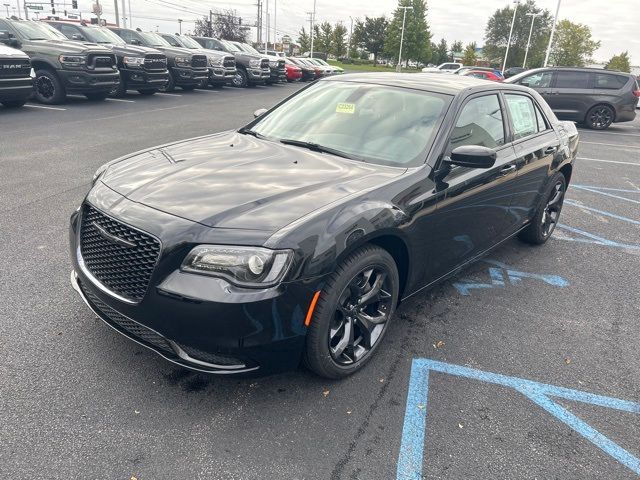 2023 Chrysler 300 Touring