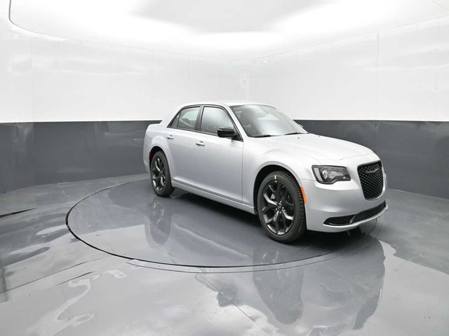 2023 Chrysler 300 Touring