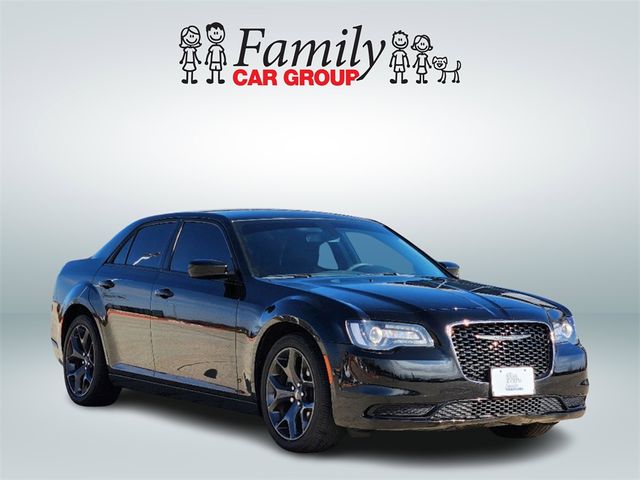 2023 Chrysler 300 Touring