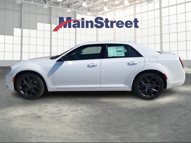 2023 Chrysler 300 Touring