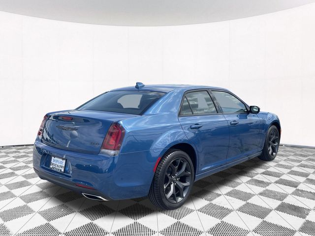 2023 Chrysler 300 Touring