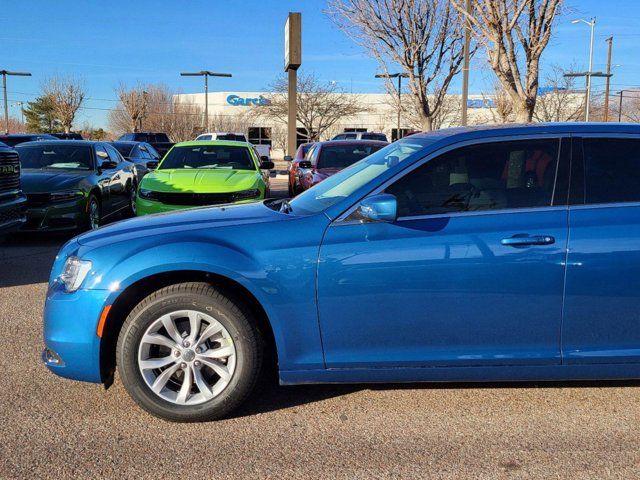 2023 Chrysler 300 Touring