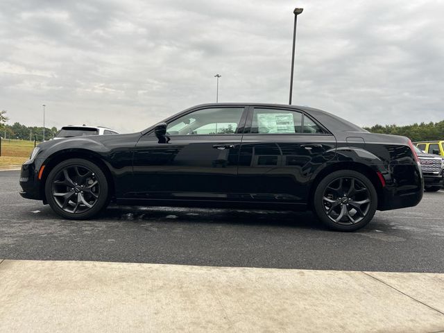 2023 Chrysler 300 Touring