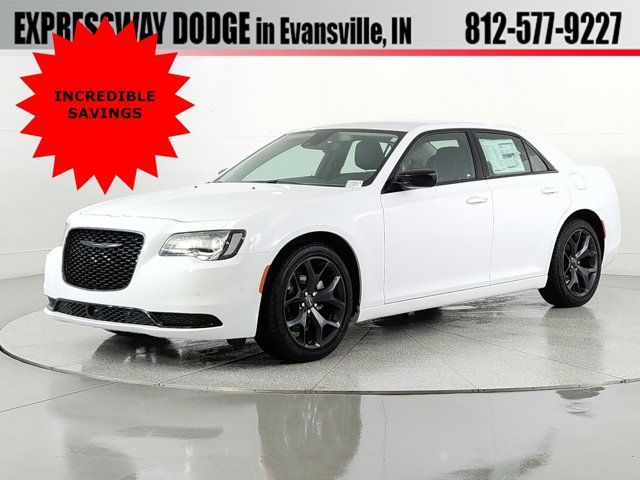 2023 Chrysler 300 Touring