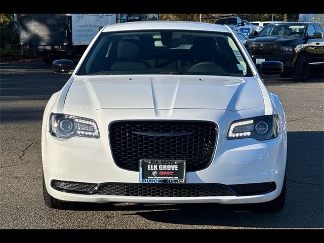 2023 Chrysler 300 Touring