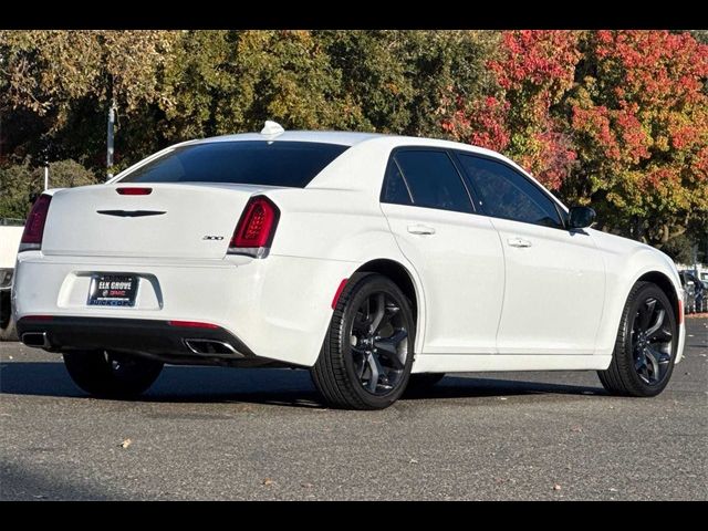 2023 Chrysler 300 Touring