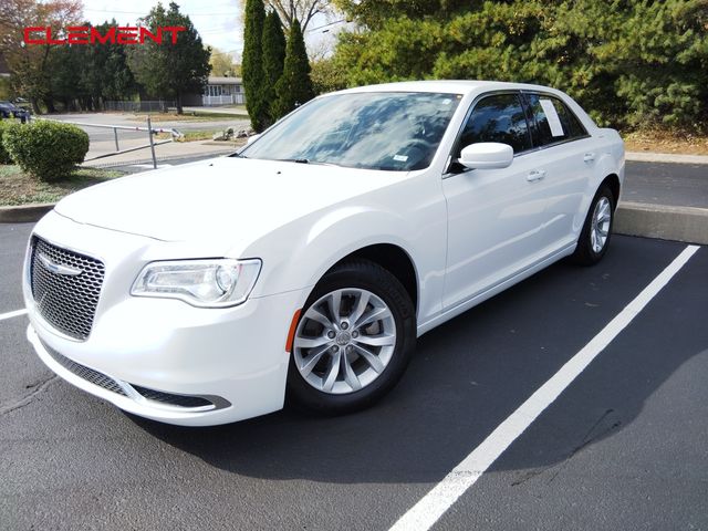 2023 Chrysler 300 Touring