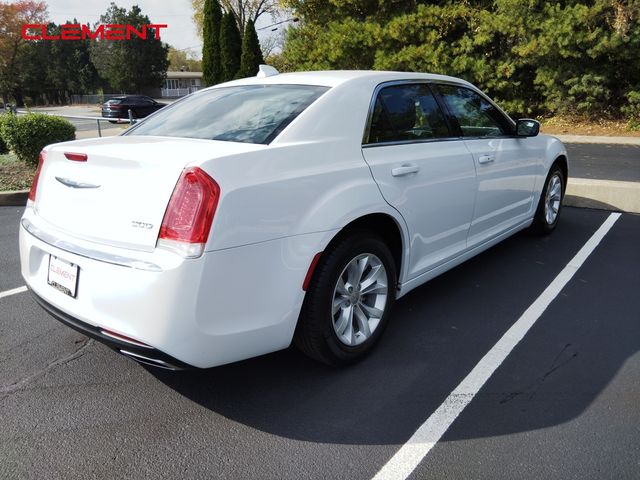 2023 Chrysler 300 Touring