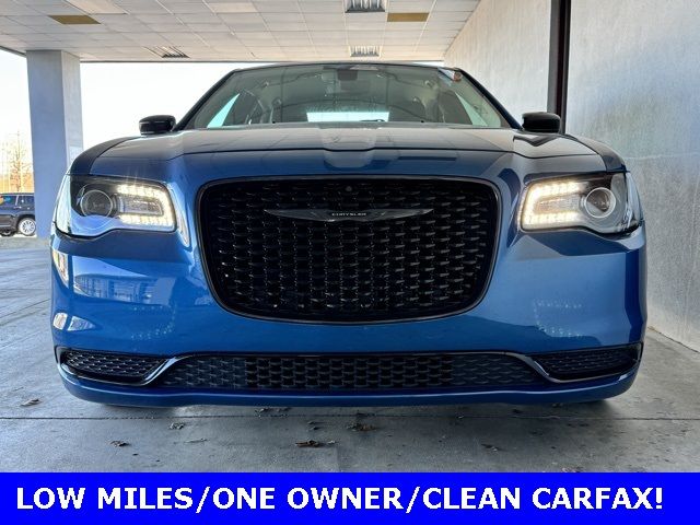 2023 Chrysler 300 Touring