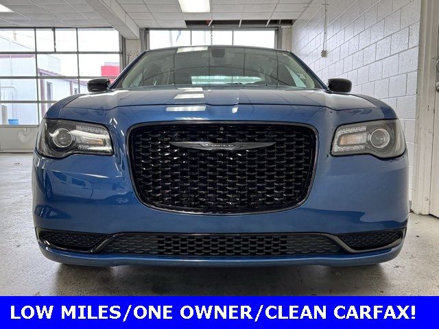 2023 Chrysler 300 Touring