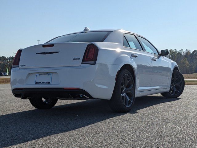 2023 Chrysler 300 Touring