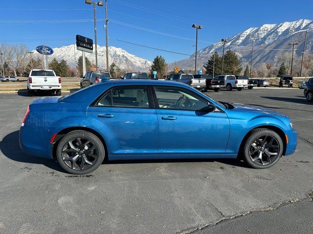 2023 Chrysler 300 Touring