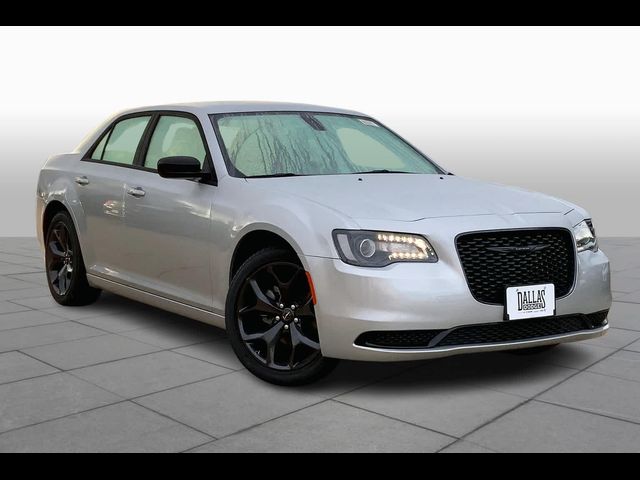 2023 Chrysler 300 Touring