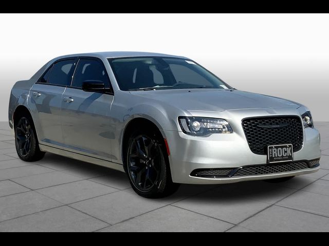 2023 Chrysler 300 Touring