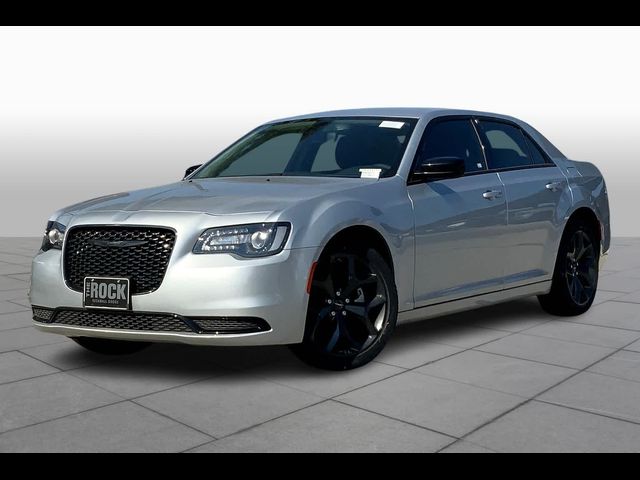 2023 Chrysler 300 Touring