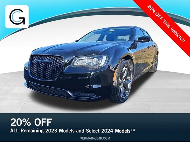 2023 Chrysler 300 Touring