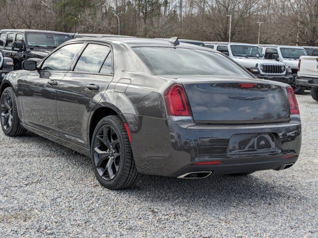 2023 Chrysler 300 Touring