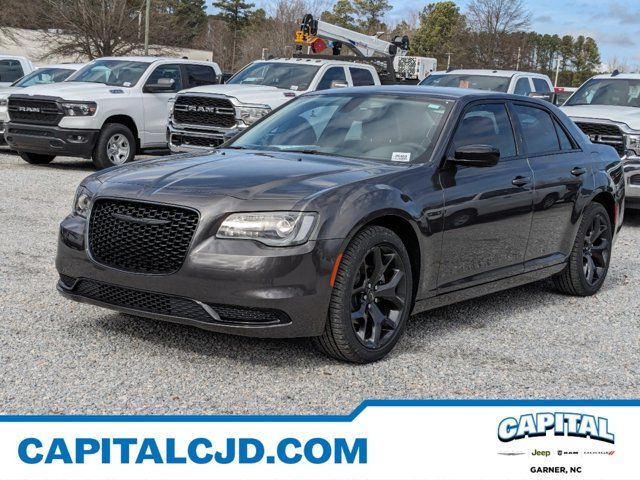 2023 Chrysler 300 Touring