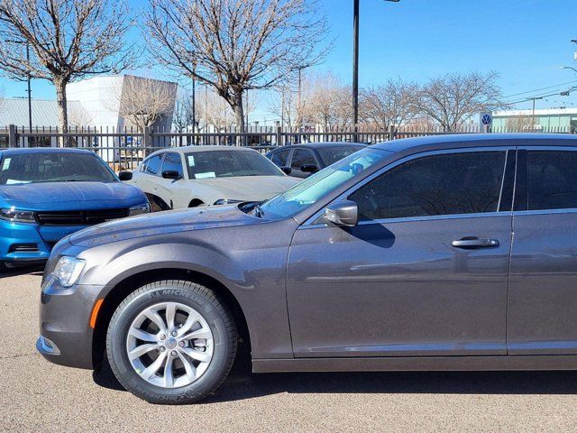 2023 Chrysler 300 Touring