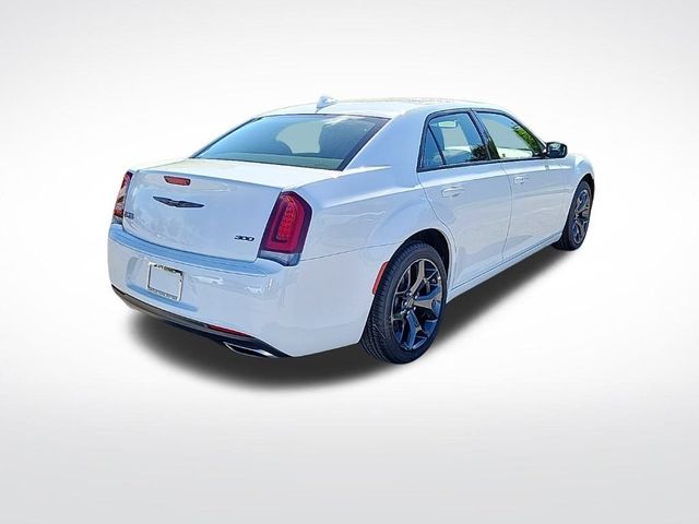 2023 Chrysler 300 Touring