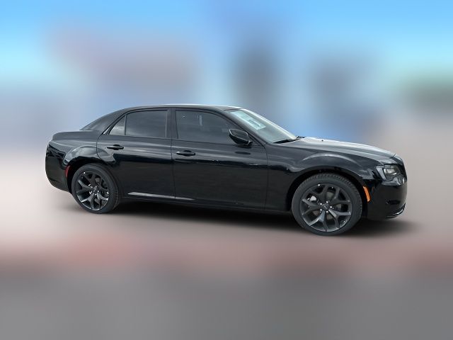 2023 Chrysler 300 Touring