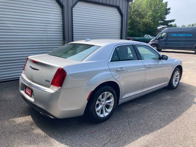 2023 Chrysler 300 Touring