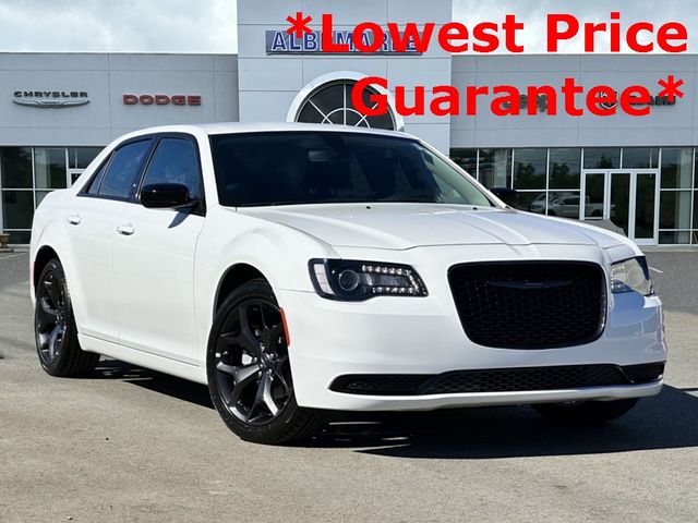 2023 Chrysler 300 Touring