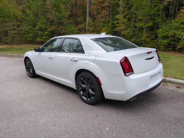 2023 Chrysler 300 Touring