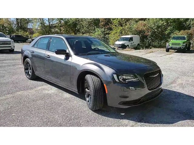 2023 Chrysler 300 Touring