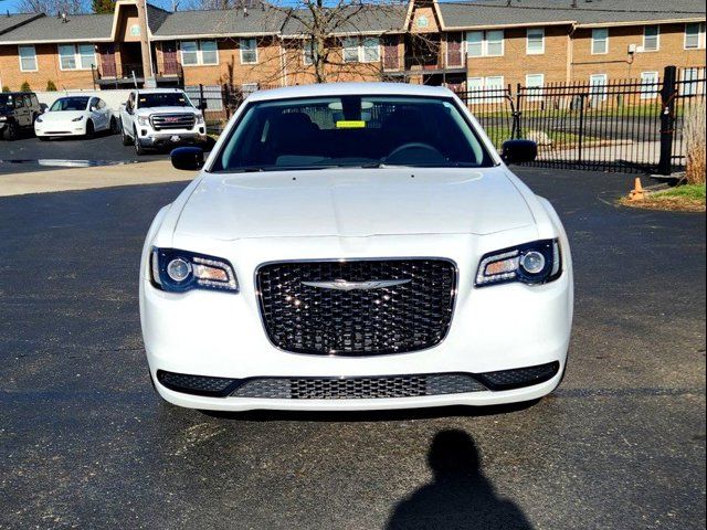 2023 Chrysler 300 Touring