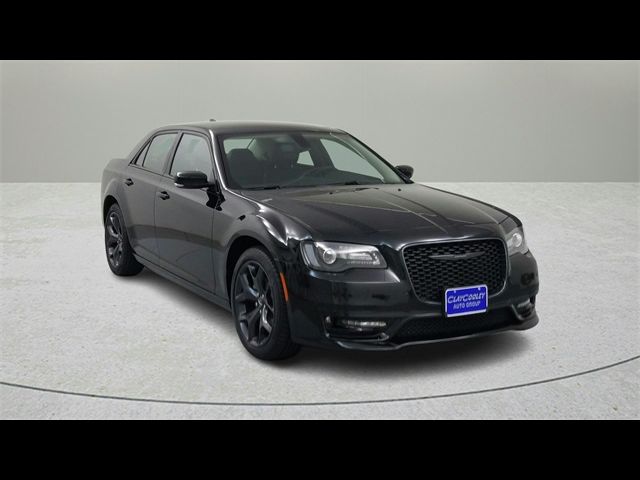 2023 Chrysler 300 Touring