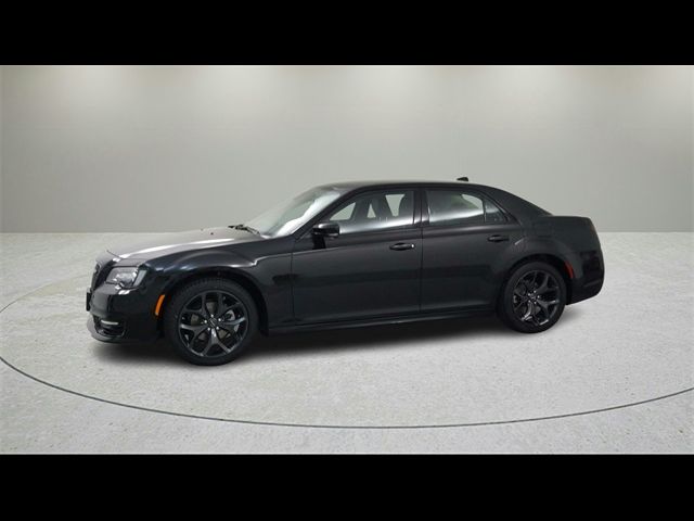 2023 Chrysler 300 Touring