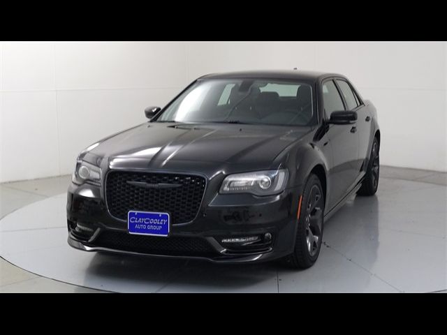 2023 Chrysler 300 Touring