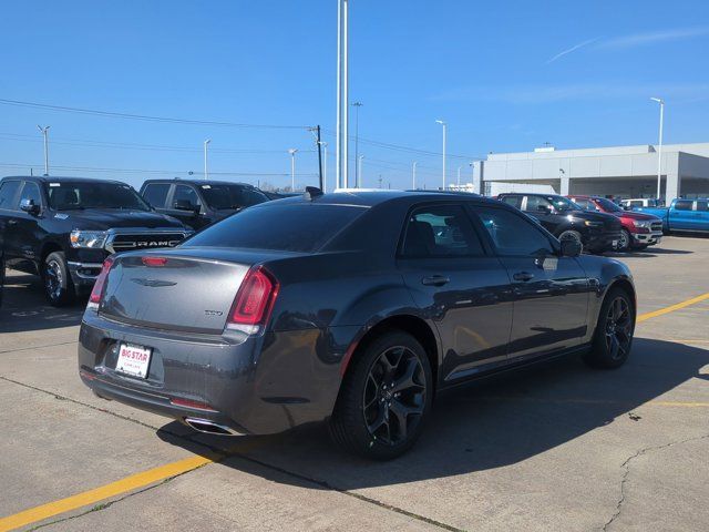 2023 Chrysler 300 Touring