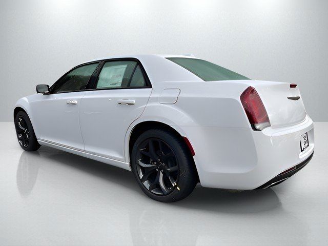 2023 Chrysler 300 Touring